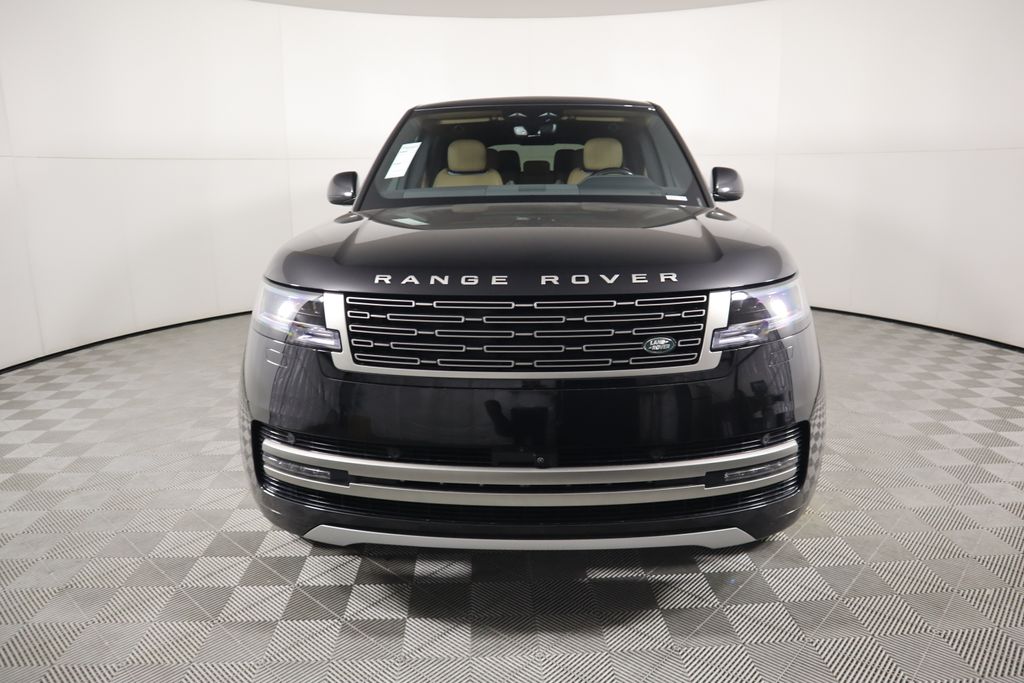 2025 Land Rover Range Rover SE 2