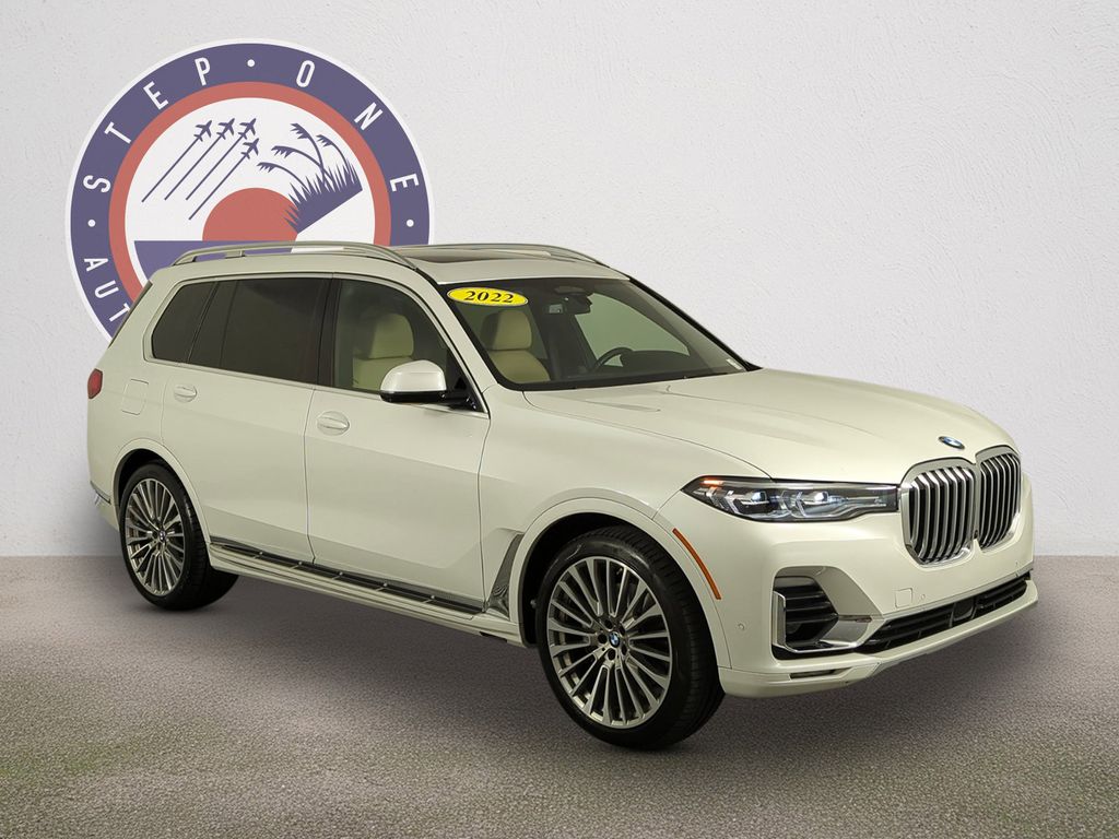 2022 BMW X7 xDrive40i AWD