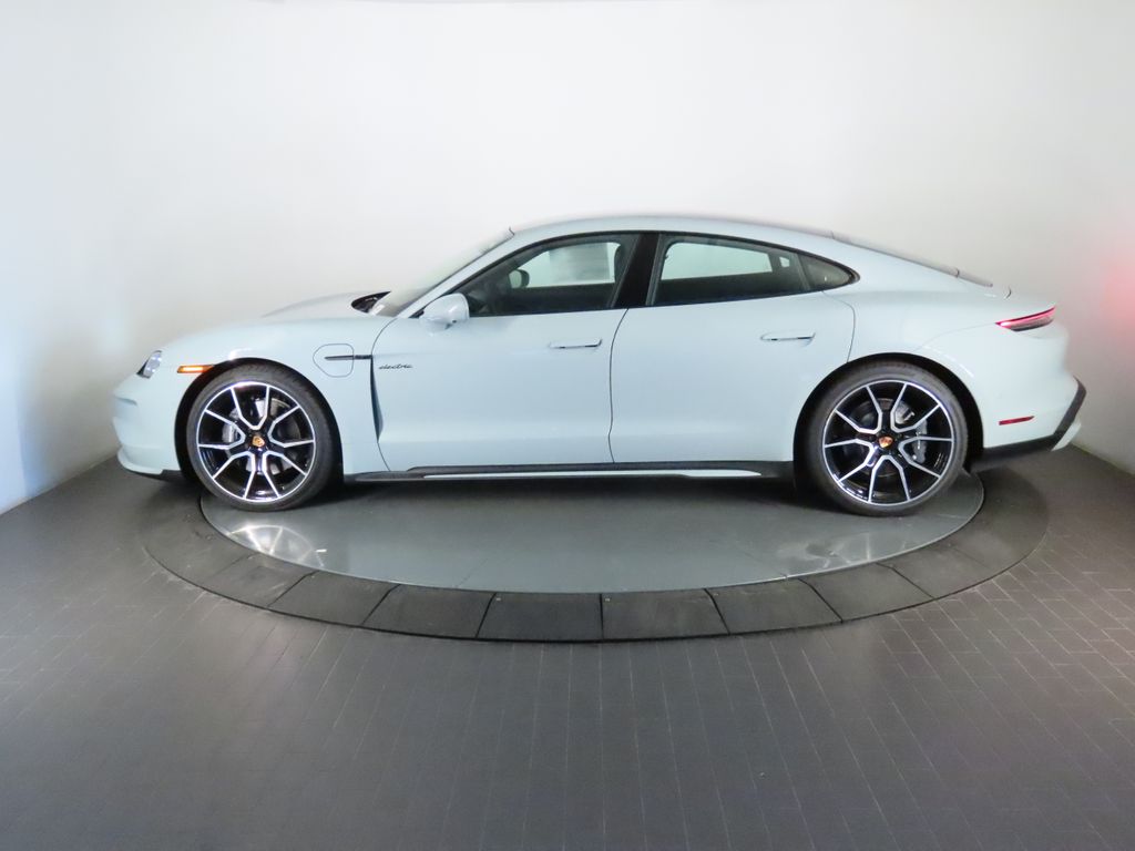 Thumbnail: 2026 Porsche Taycan - 2