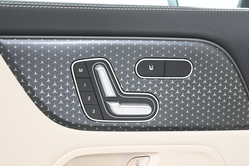 2025 Mercedes-Benz GLA 250 4MATIC 26