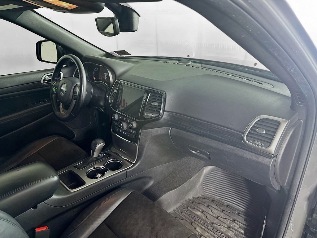 Used 2019 Gray Jeep Altitude image 32