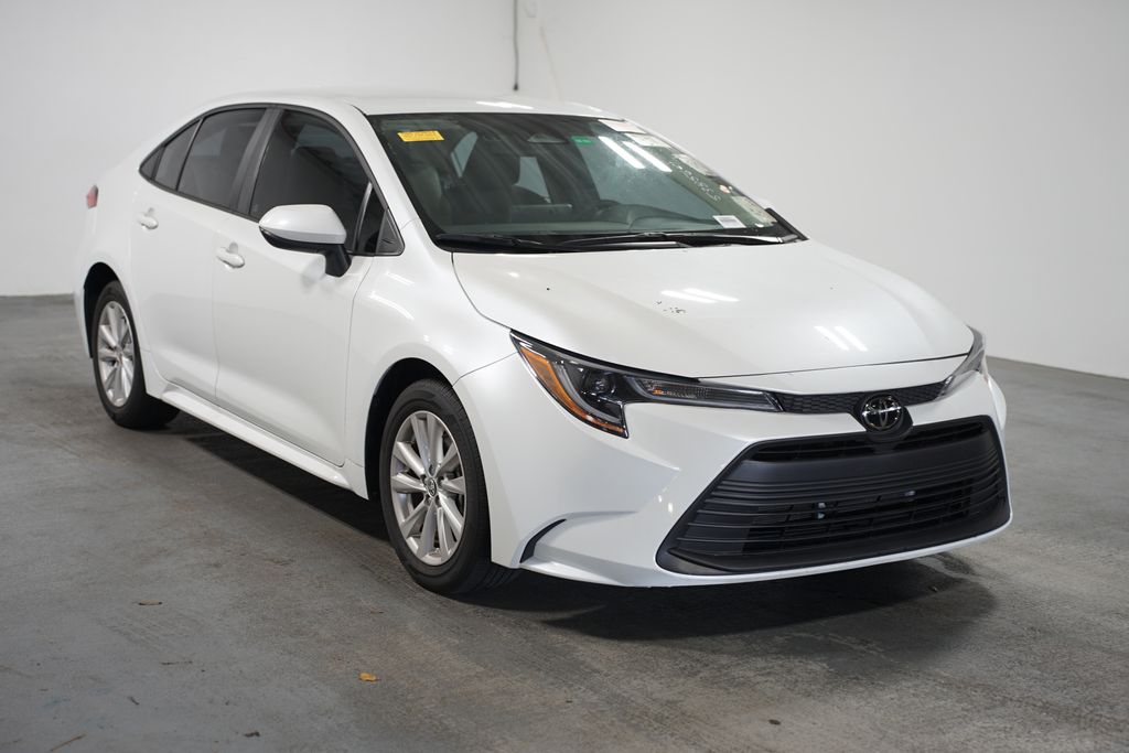 2023 Toyota Corolla LE 3