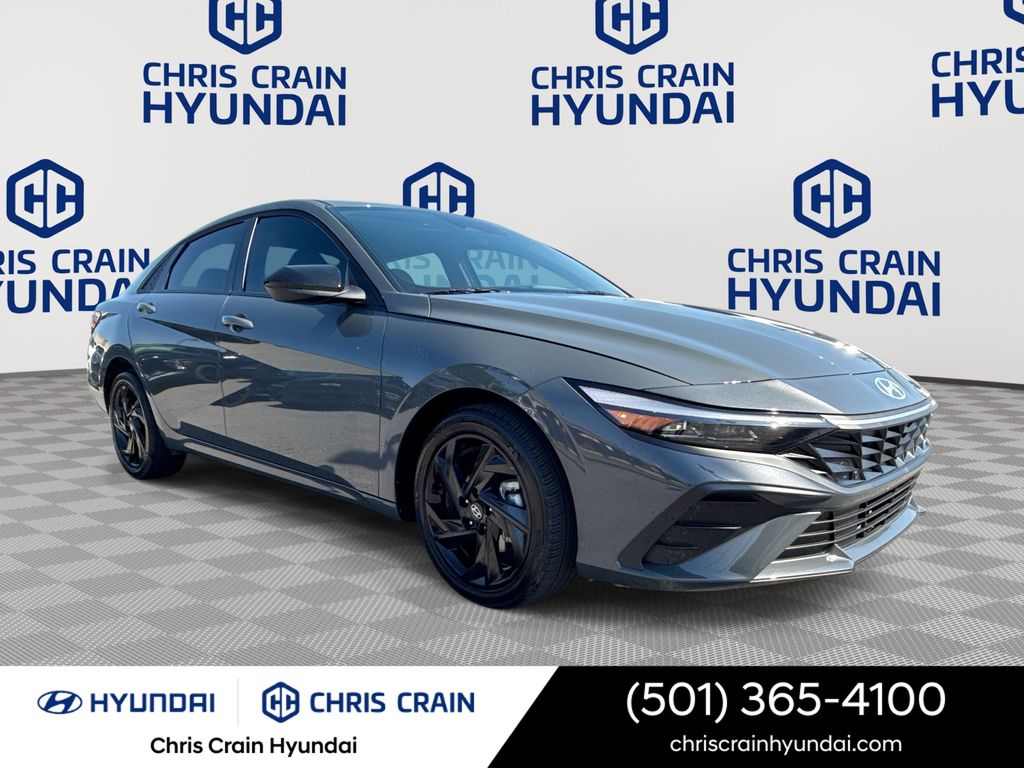 Gray 2026 Hyundai Elantra SEL Sport FWD Sedan Front-Wheel Drive Continuously Variable Transmission