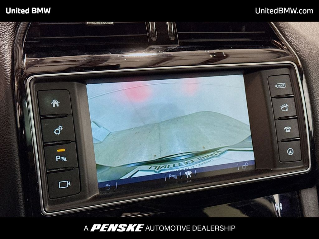 Thumbnail: 2018 Jaguar F-Pace - 9