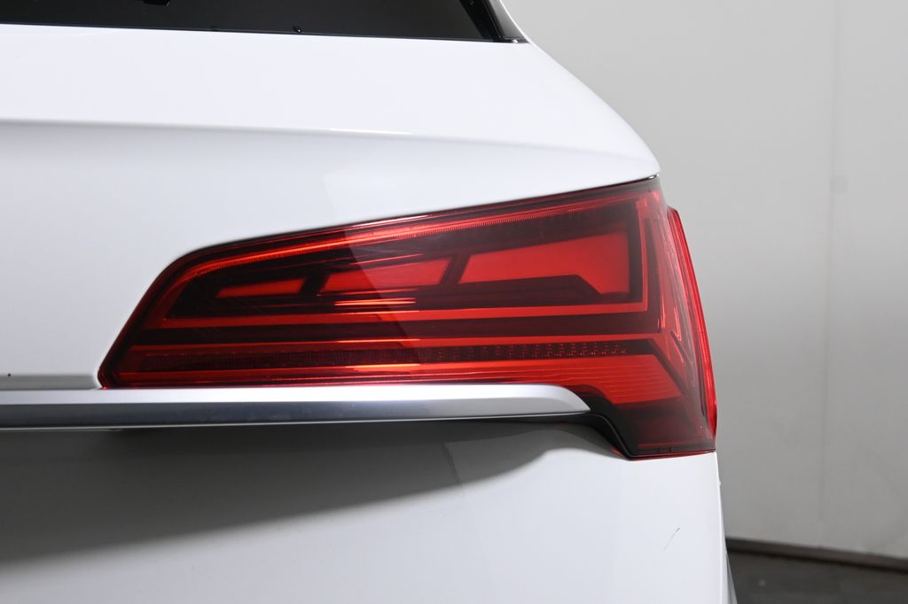 Thumbnail: 2023 Audi Q5 - 13