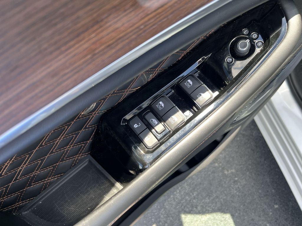 Used 2021 Silver Jeep Summit image 19