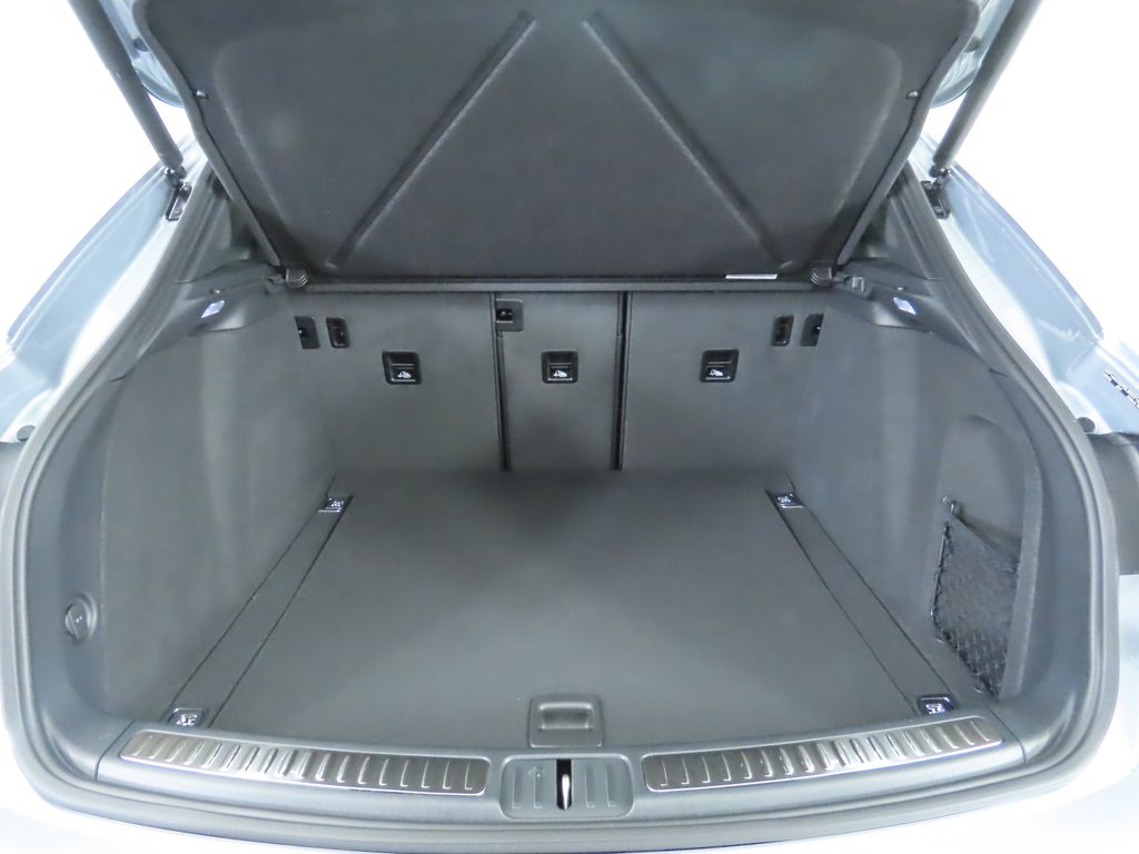 Thumbnail: 2025 Porsche Macan - 29