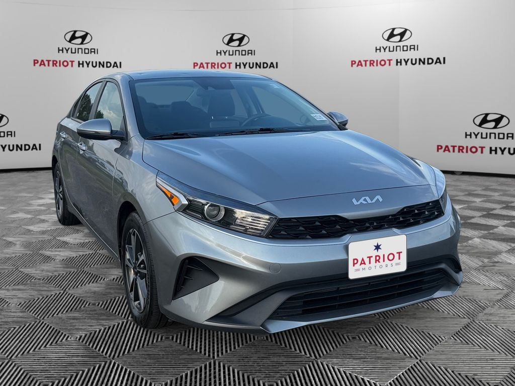  2023 Kia Forte LXS FWD   