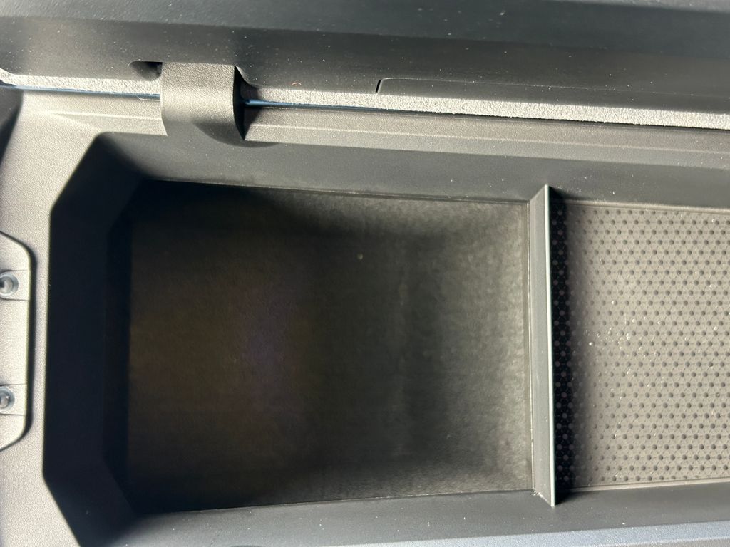 Thumbnail: 2026 BMW iX - 30