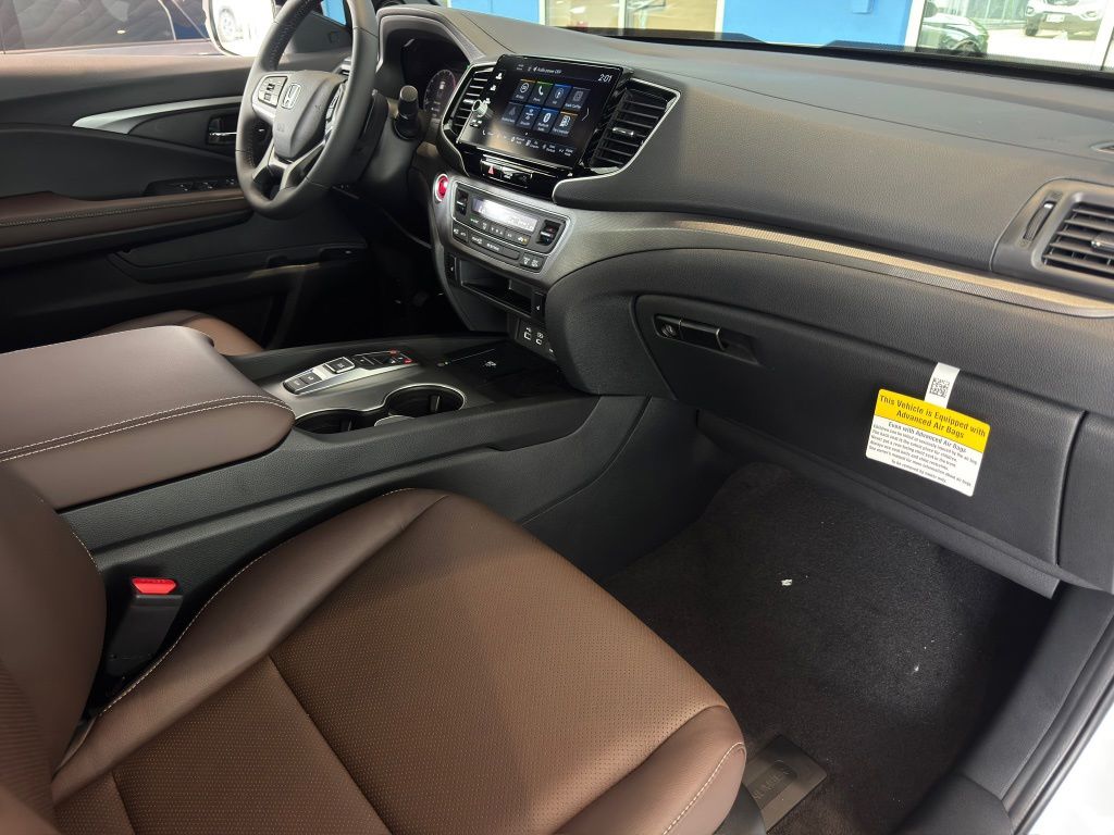 2026 Honda Ridgeline RTL White at Community Honda