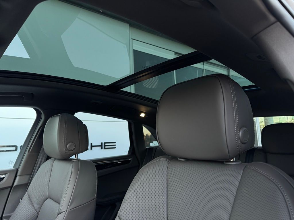Used 2026  Porsche  image 27