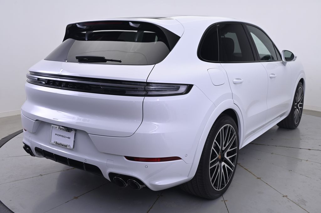Thumbnail: 2026 Porsche Cayenne - 7