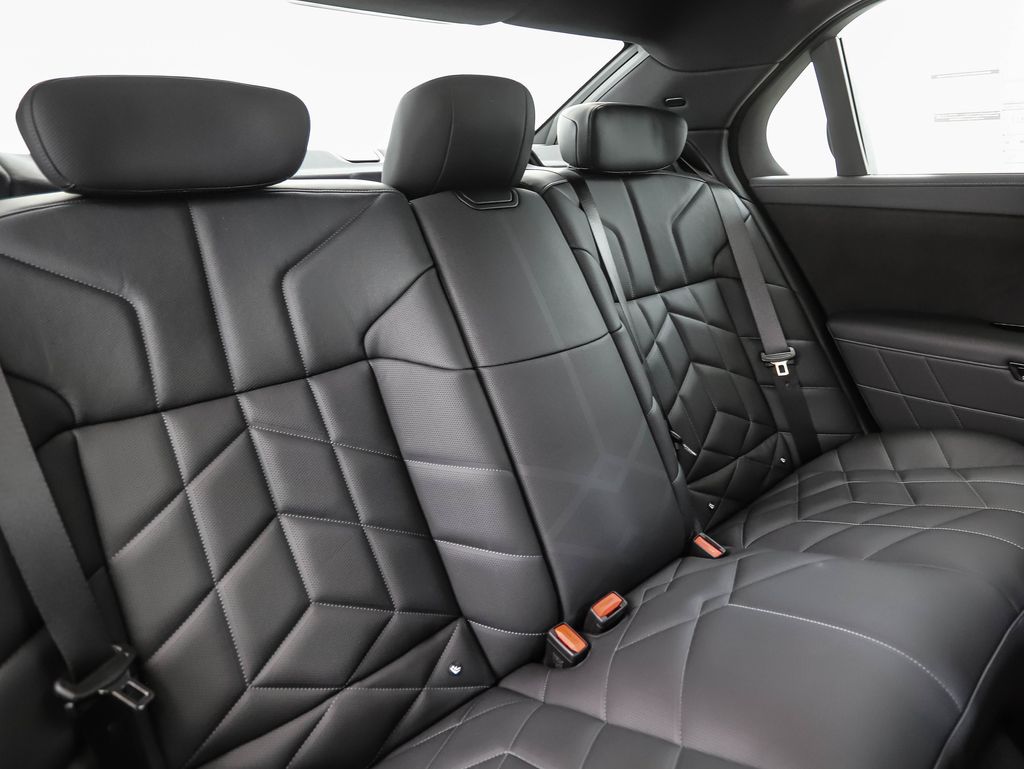 Thumbnail: 2027 BMW 7 Series - 29