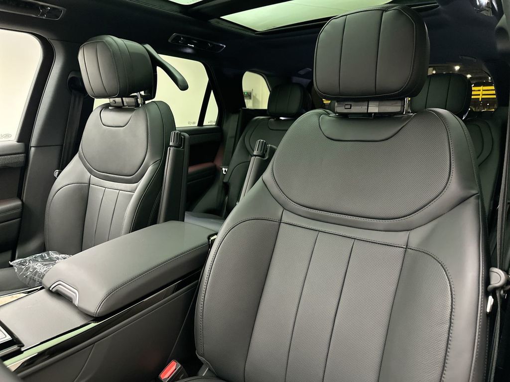 Thumbnail: 2027 Land Rover Range Rover Sport - 10