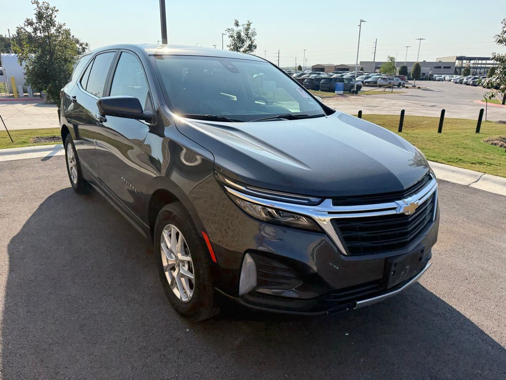 Thumbnail: 2022 Chevrolet Equinox - 3