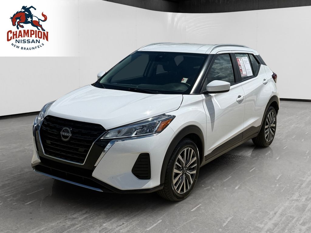 White (Fresh Powder) 2023 Nissan Kicks SV FWD SUV / Crossover Front-Wheel Drive Continuously Variable Transmission
