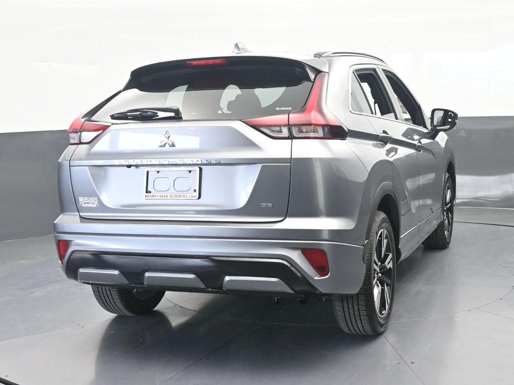 New 2026 Gray Mitsubishi SEL image 5