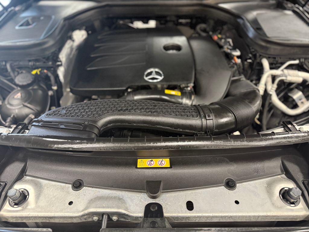 Thumbnail: 2022 Mercedes-Benz GLC - 8