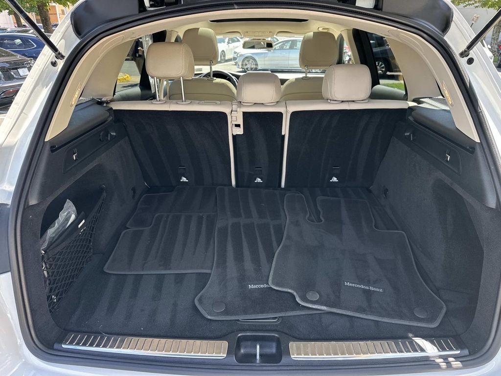 Thumbnail: 2019 Mercedes-Benz GLC - 13