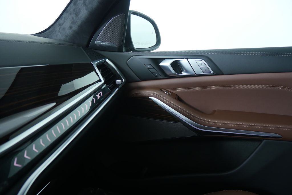 Thumbnail: 2026 BMW X7 - 26