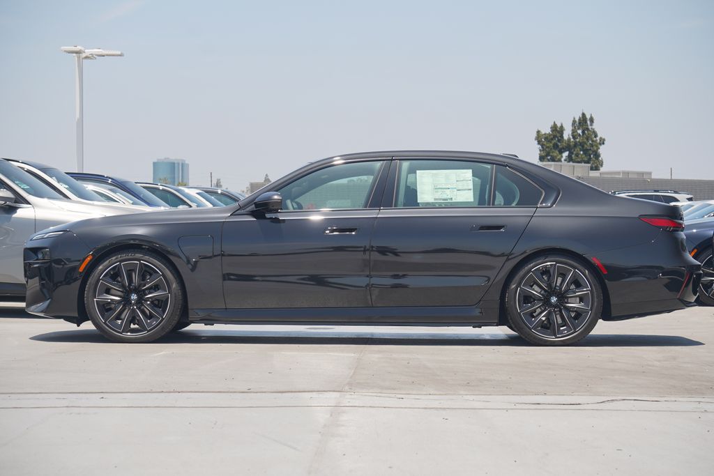 Thumbnail: 2025 BMW 7 Series - 4