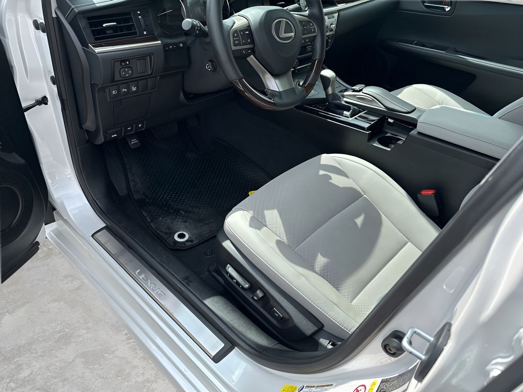 Used Car 2017 Lexus Es  350 For Sale Under $30,000 In Austin, Texas