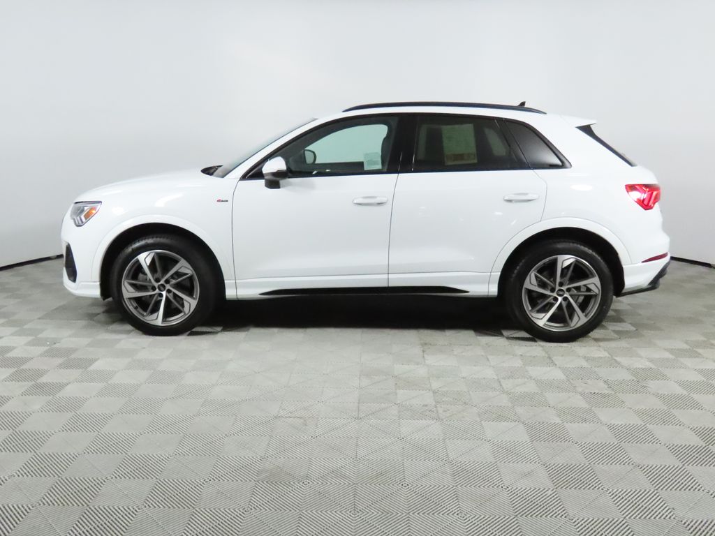 Thumbnail: 2025 Audi Q3 - 2