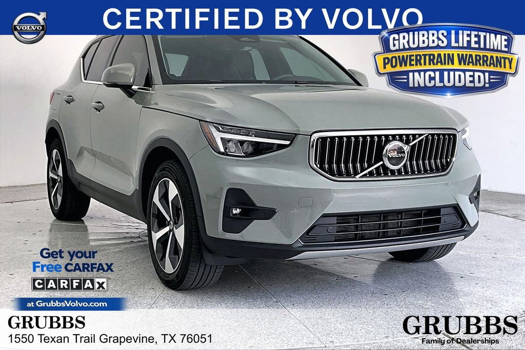 Sage Green Metallic 2023 Volvo XC40 B5 Plus Bright Theme AWD SUV / Crossover All-Wheel Drive Automatic