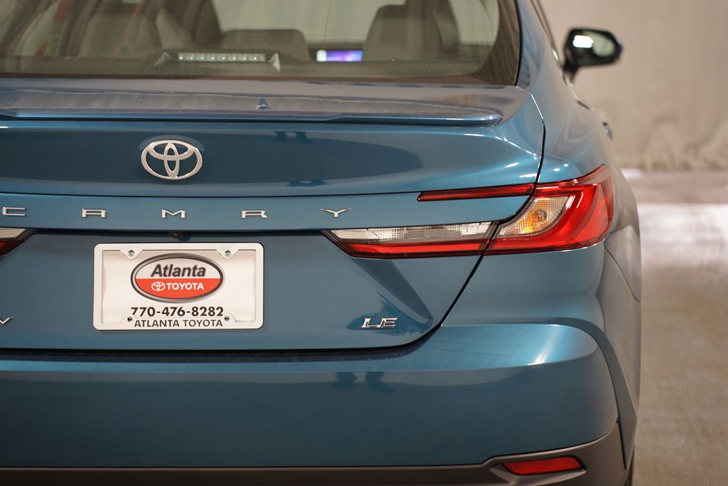 2025 Toyota Camry LE 10