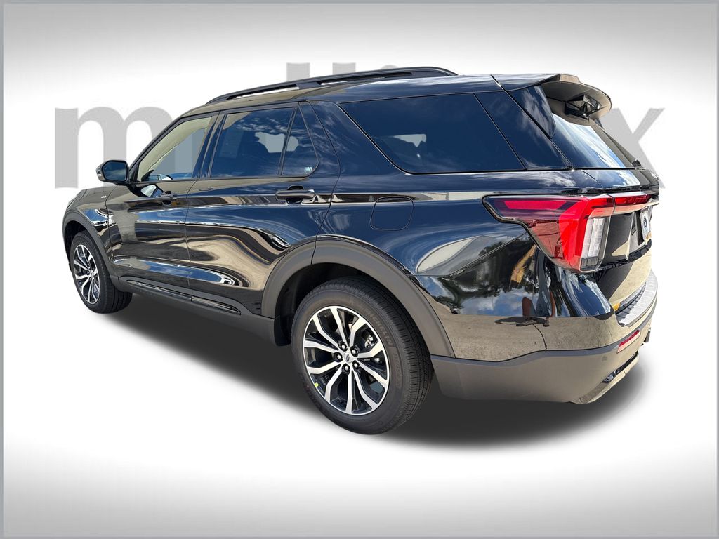2025 Ford Explorer ST-Line photo 4
