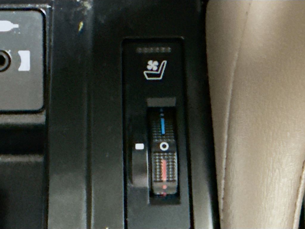 Thumbnail: 2023 Lexus GX - 21