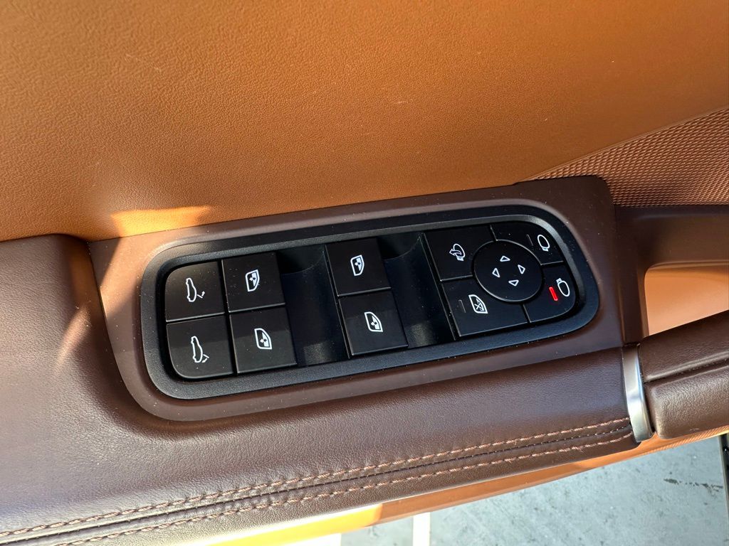 Thumbnail: 2023 Porsche  - 20