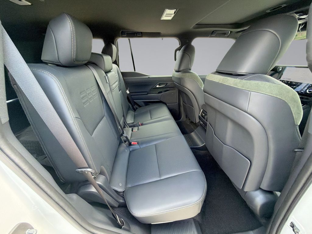 Thumbnail: 2024 Lexus GX - 17