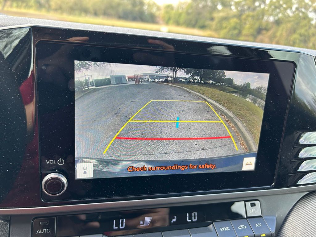 Thumbnail: 2025 Toyota Camry - 24