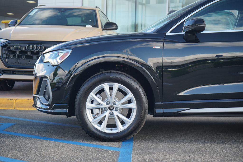 Thumbnail: 2025 Audi Q3 - 2