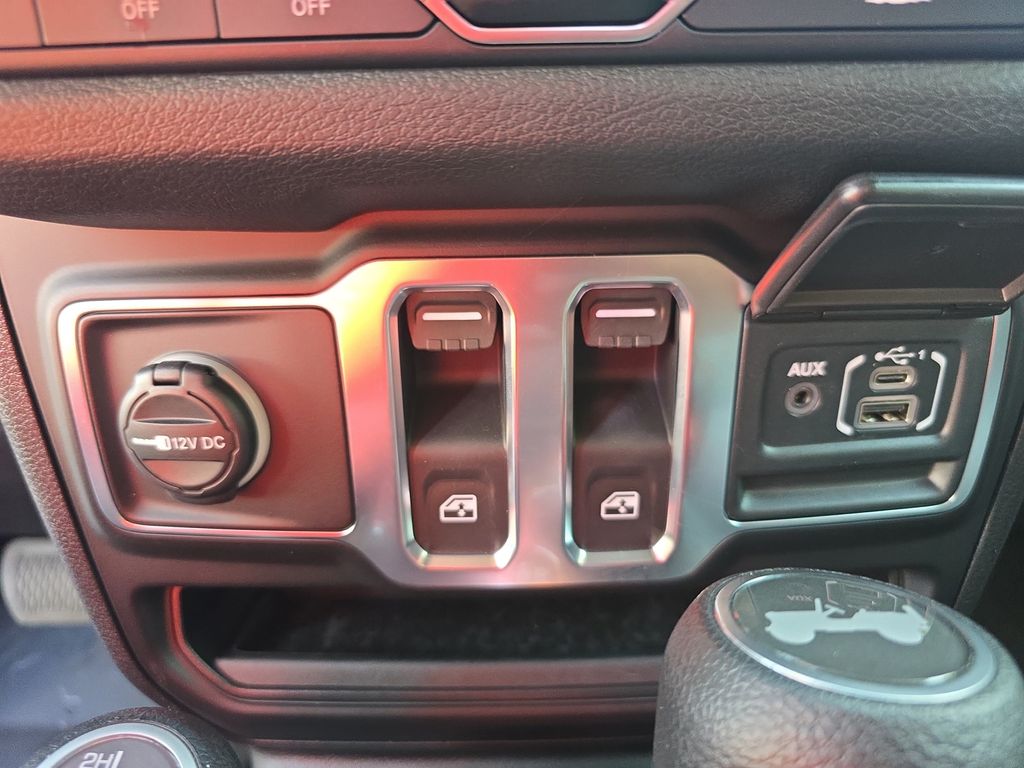Used 2025 Jeep Wrangler SUV