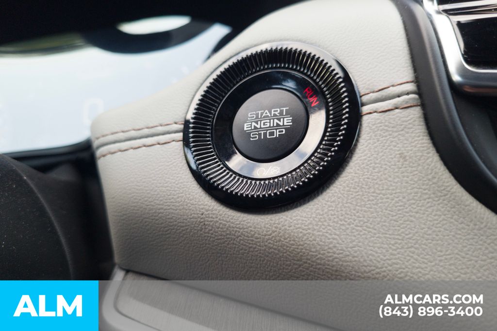 Used 2025 White Jeep Limited image 28