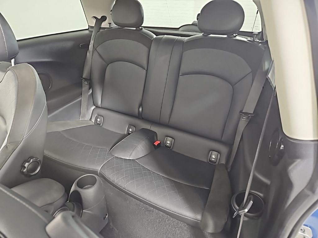 Thumbnail: 2023 MINI Cooper - 22