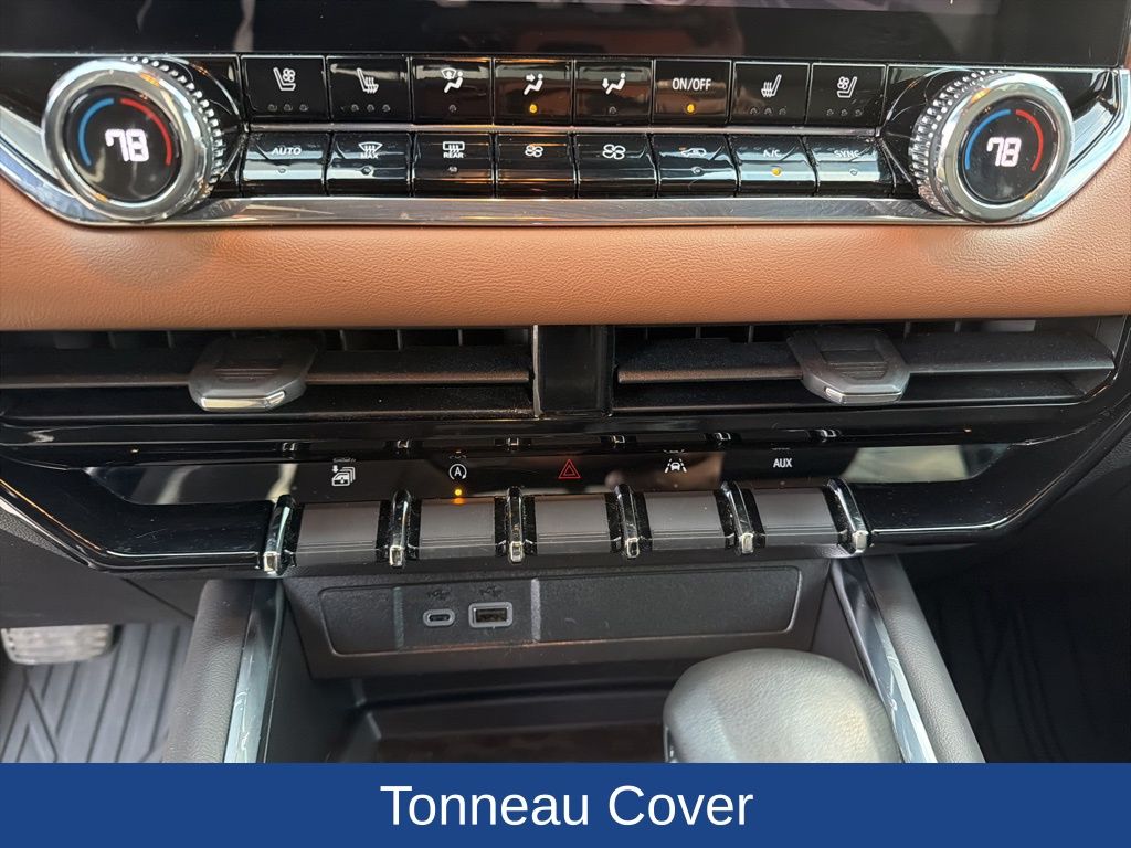 2023 GMC Canyon 4WD Crew Cab Short Box AT4