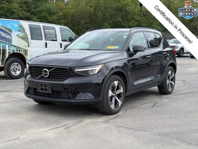 Onyx Black 2024 Volvo XC40 SUV / Crossover Automatic