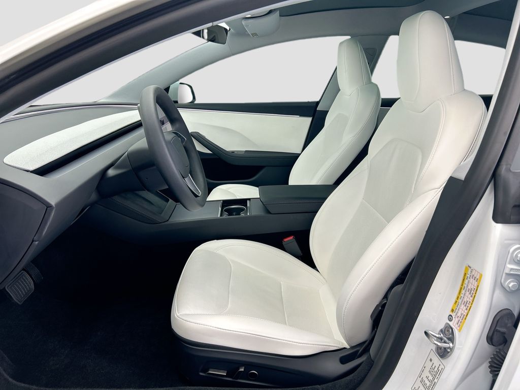 Thumbnail: 2025 Tesla Model 3 - 5