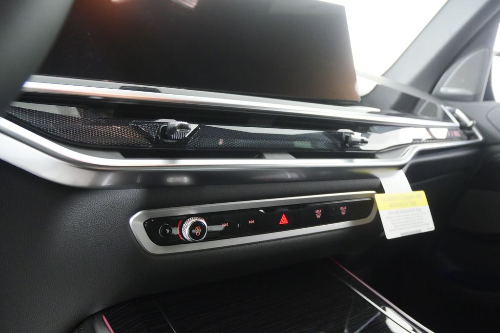 Thumbnail: 2026 BMW X5 - 21