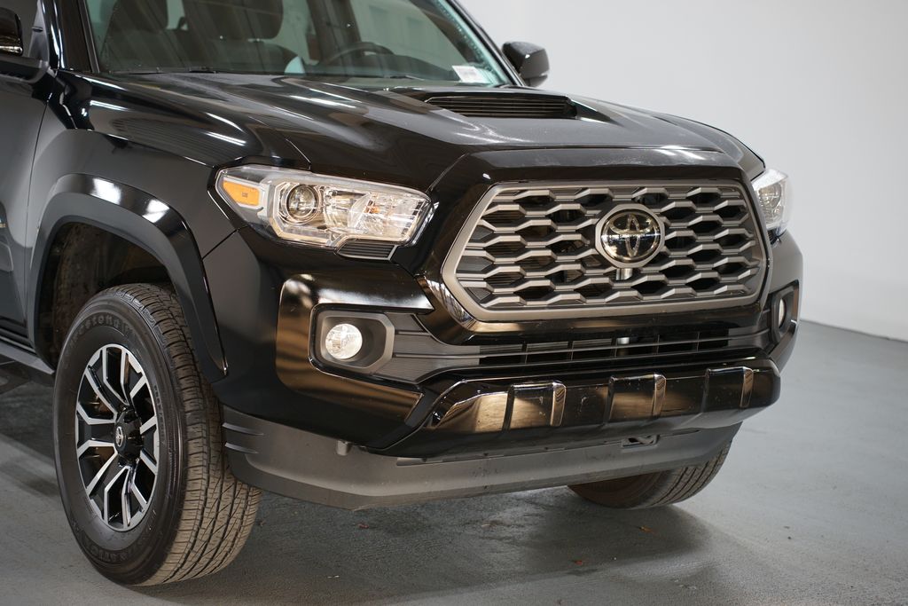 Thumbnail: 2023 Toyota Tacoma - 4