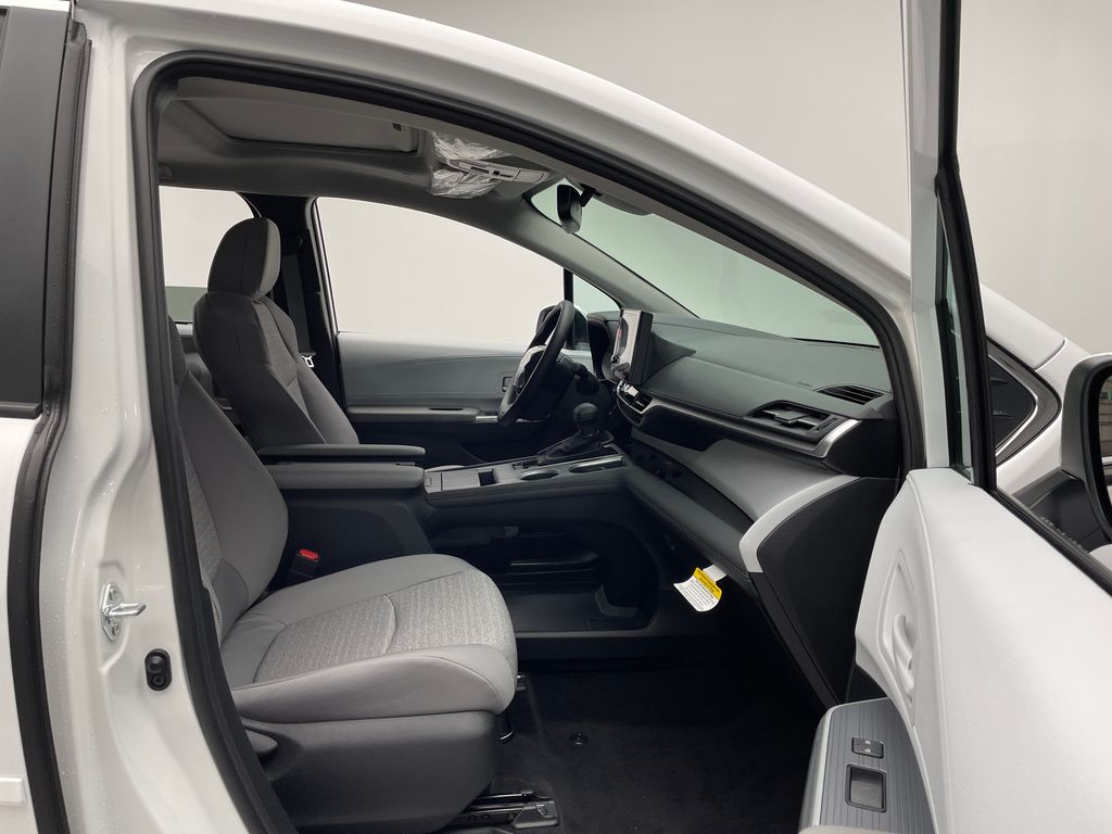 Thumbnail: 2025 Toyota Sienna - 17