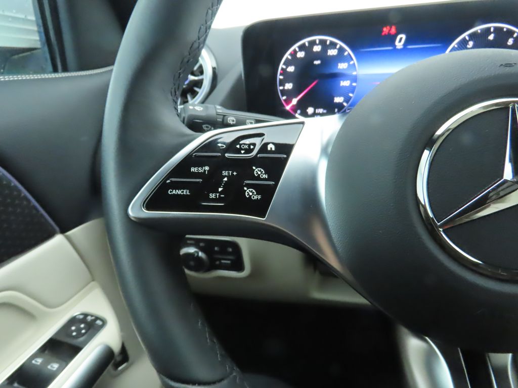 Thumbnail: 2025 Mercedes-Benz GLA - 11