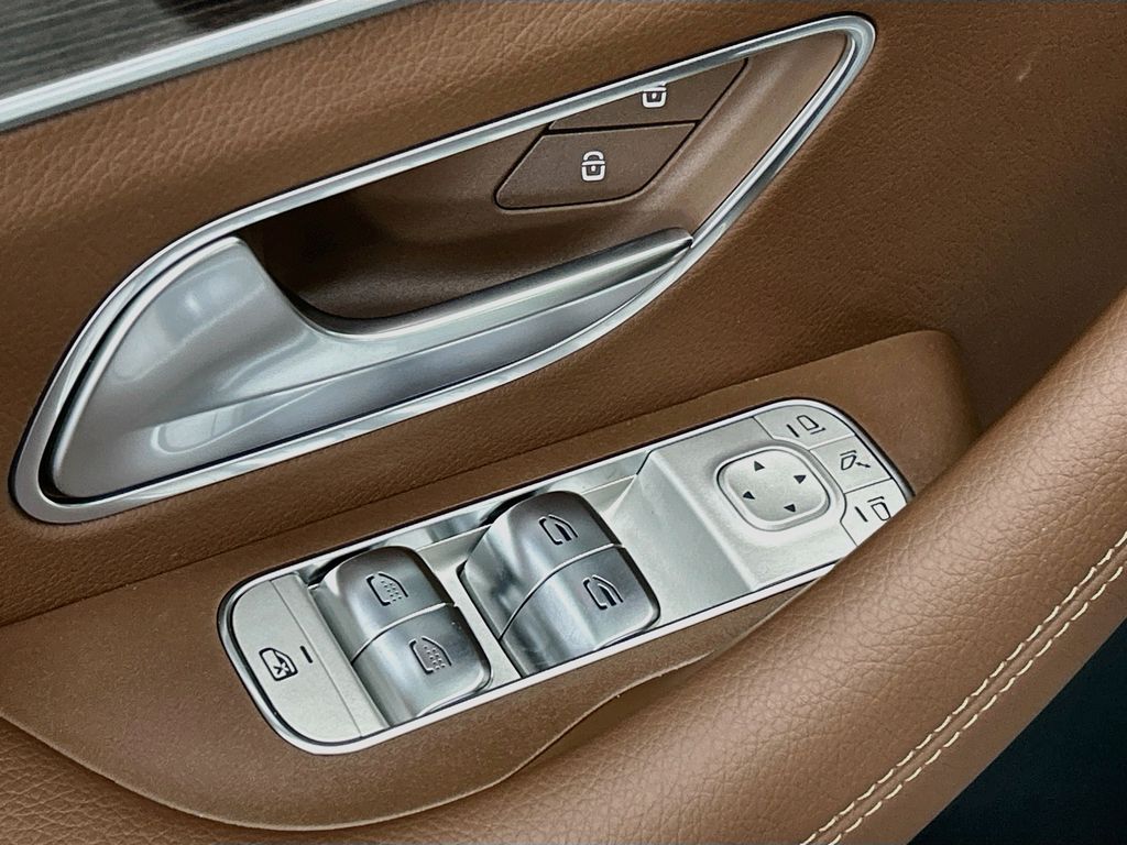 Thumbnail: 2026 Mercedes-Benz GLE - 22