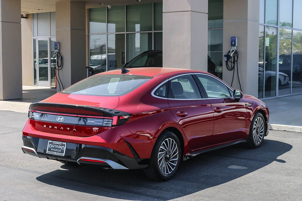 Certified Used 2025 Red Hyundai SEL image 7
