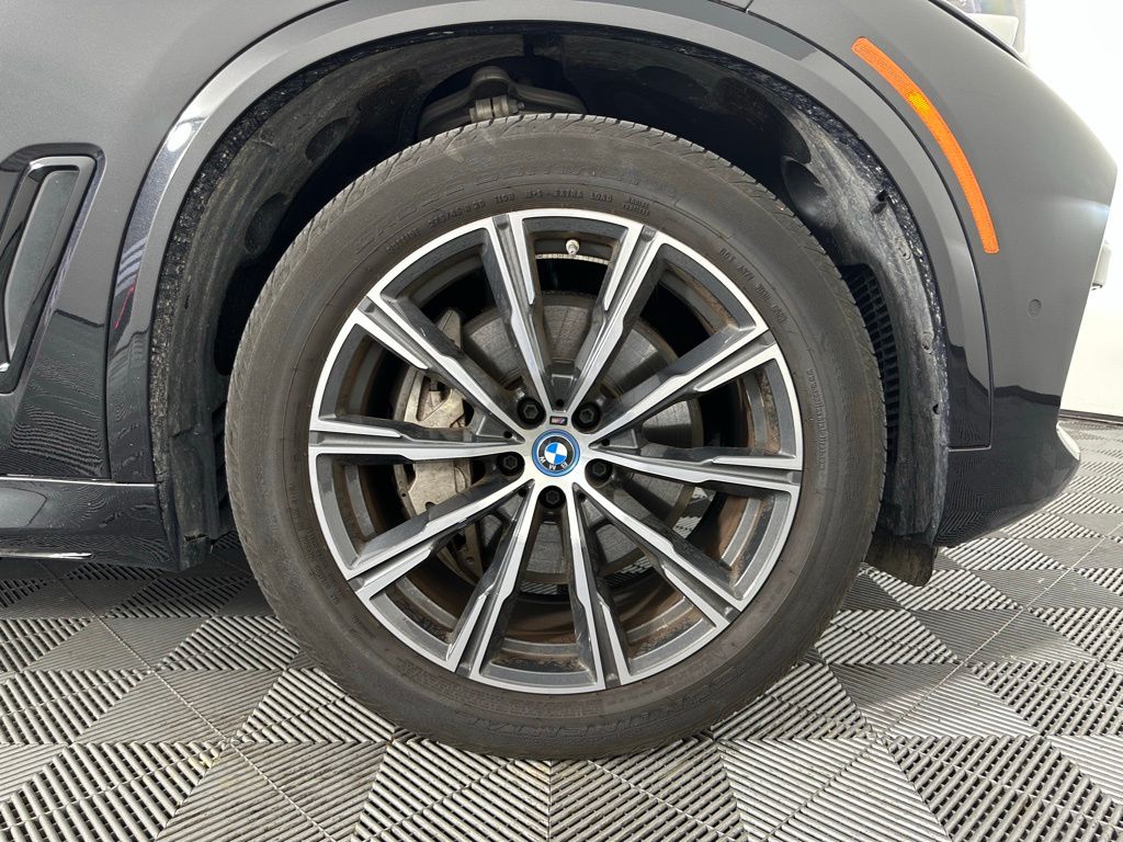 Thumbnail: 2023 BMW X5 - 11