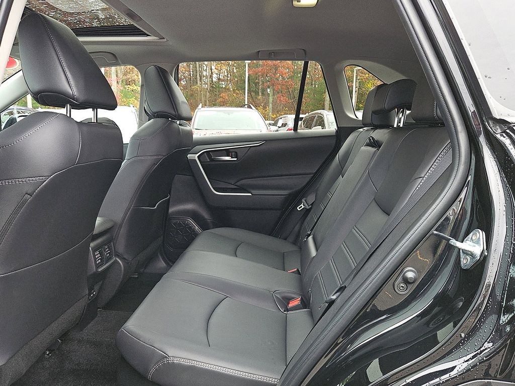 Thumbnail: 2024 Toyota RAV4 - 10