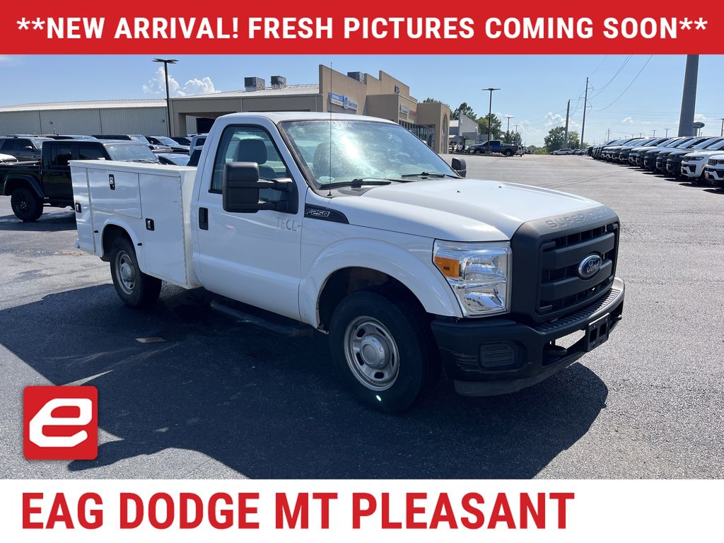 Oxford White 2014 Ford F-250 Super Duty Pickup Truck 4X2 6-Speed Automatic